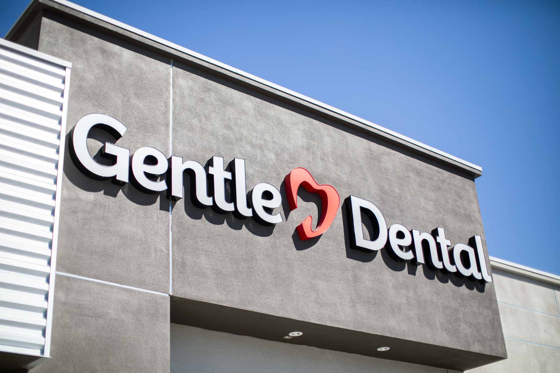 Building with Gentle Dental sign