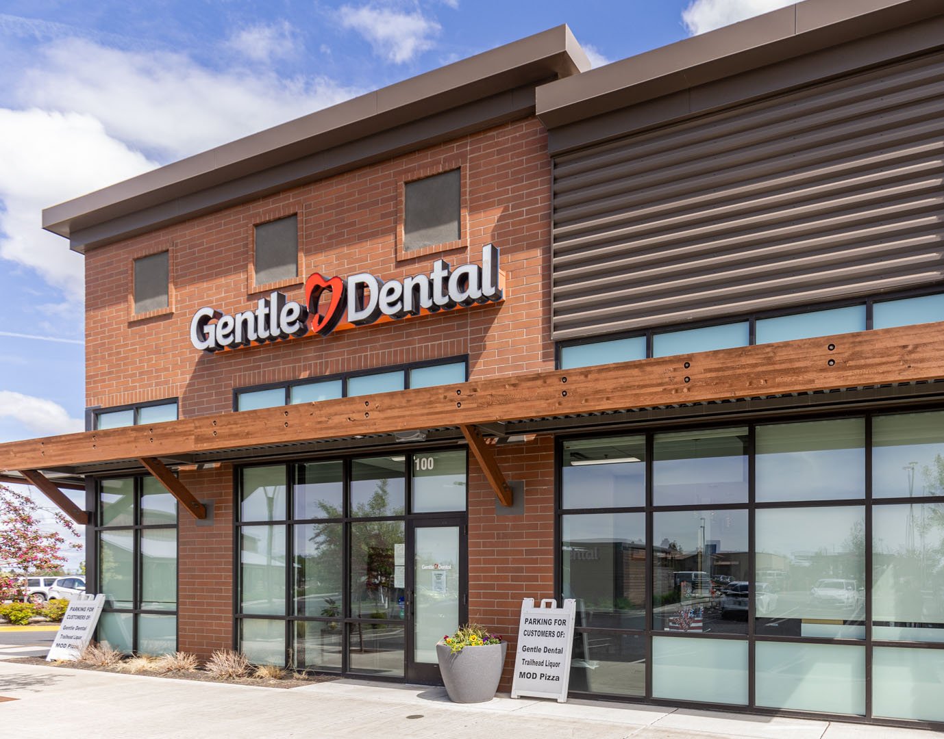dental-office-front-signage_gentle-dental-bend-optimized