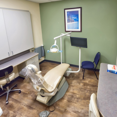 gentle-dental-broadway-az-dental-patient-exam-room-july-2024(1)