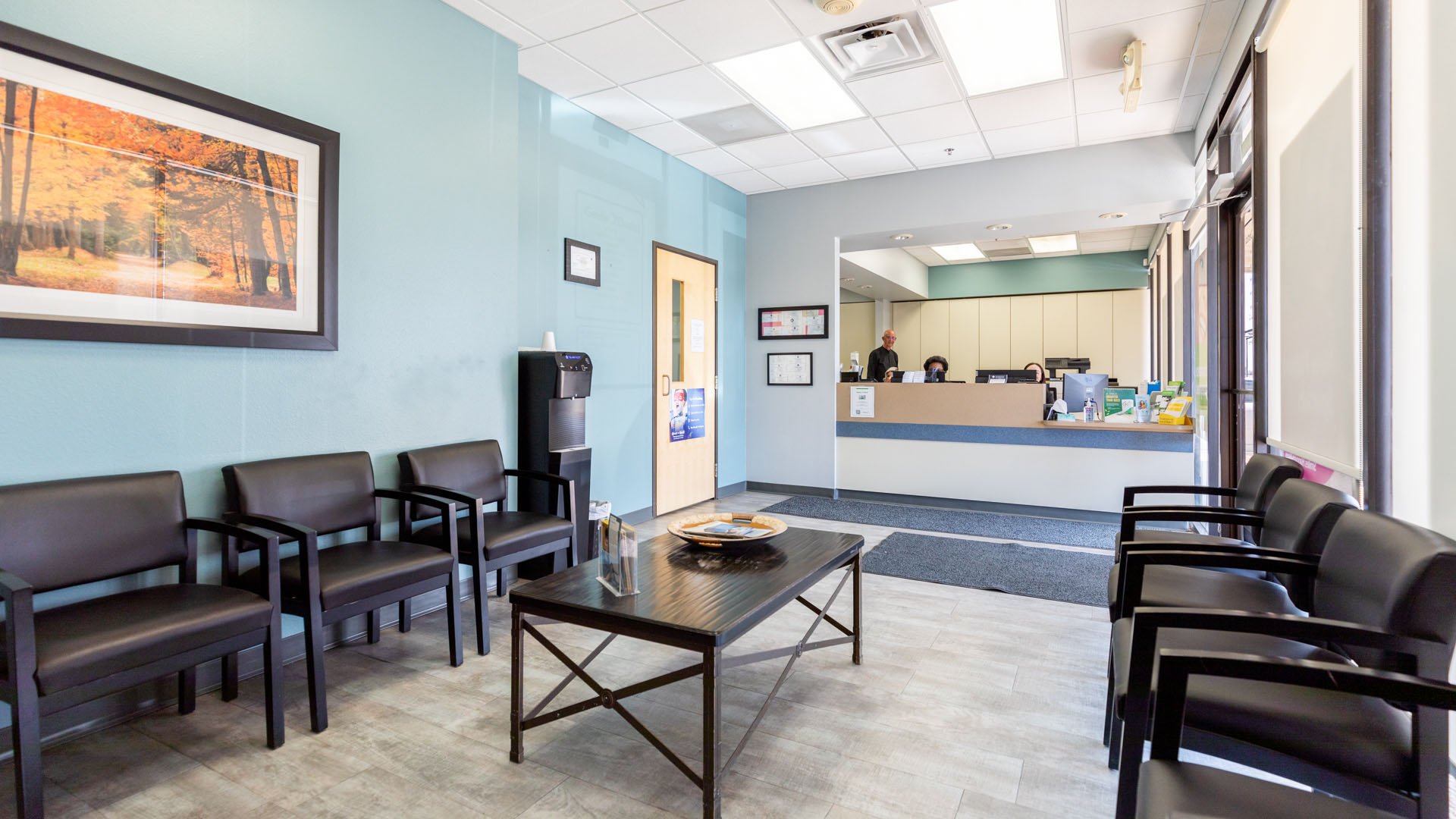 dental-care-office-waiting-area_Gentle-Dental-Courtyard-Plaza-optimized-1
