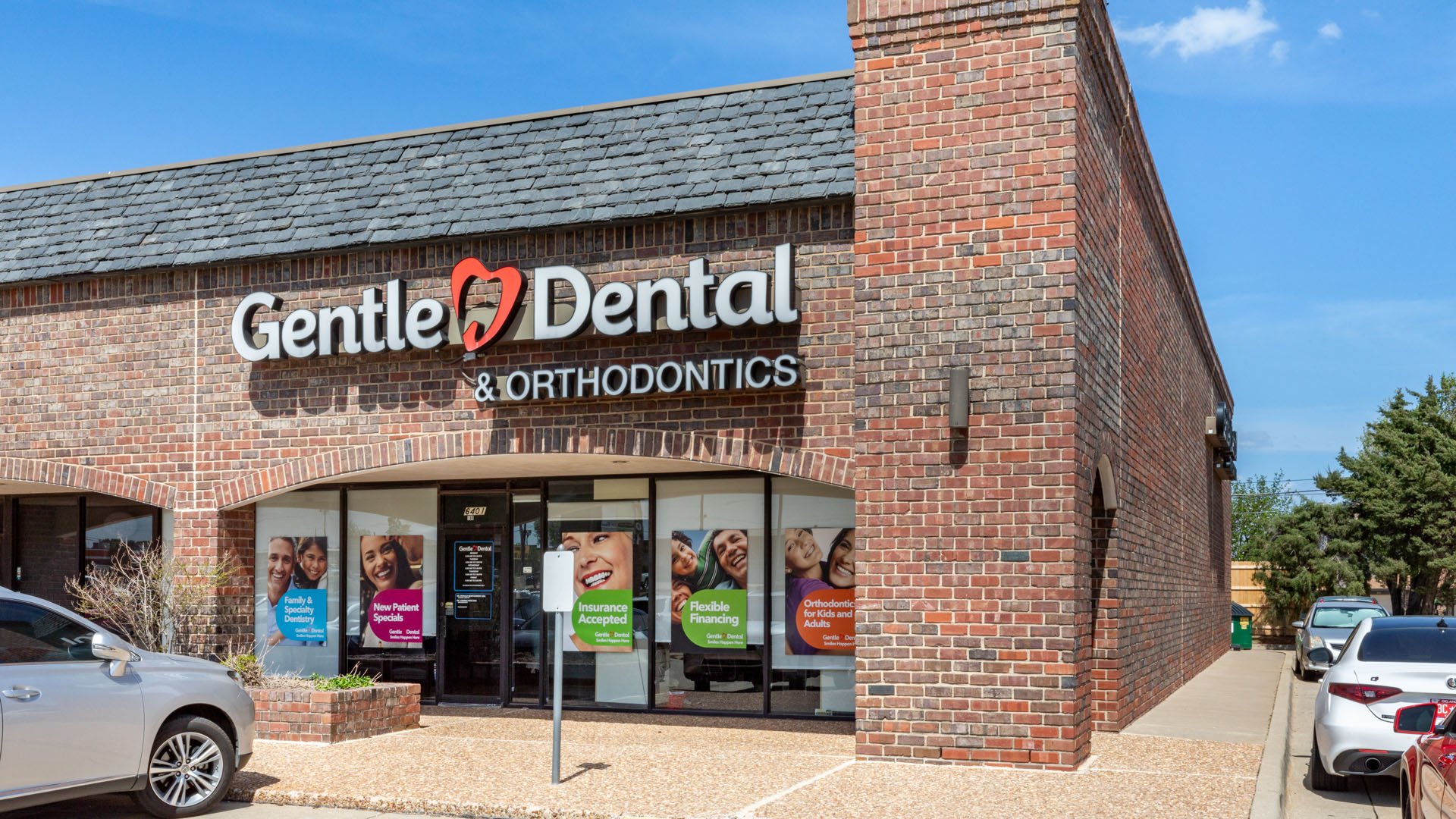 dental-office-front-signage_gentle-dental-courtyard-plaza-optimized