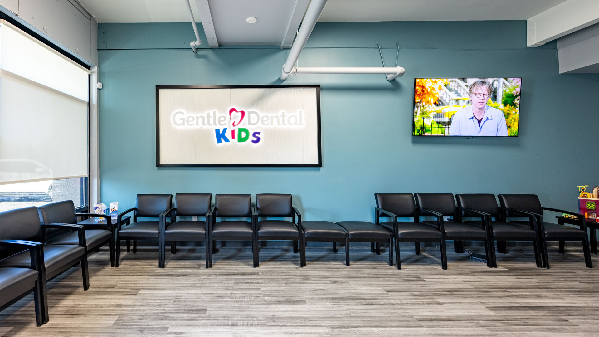 dental-care-office-waiting-area_gentle-dental-kids-keizer-optimized-2