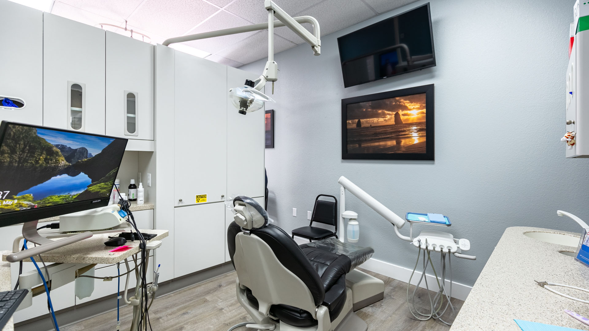 local-dentist-modern-dental-treatment-room_Klamath-Falls-optimized