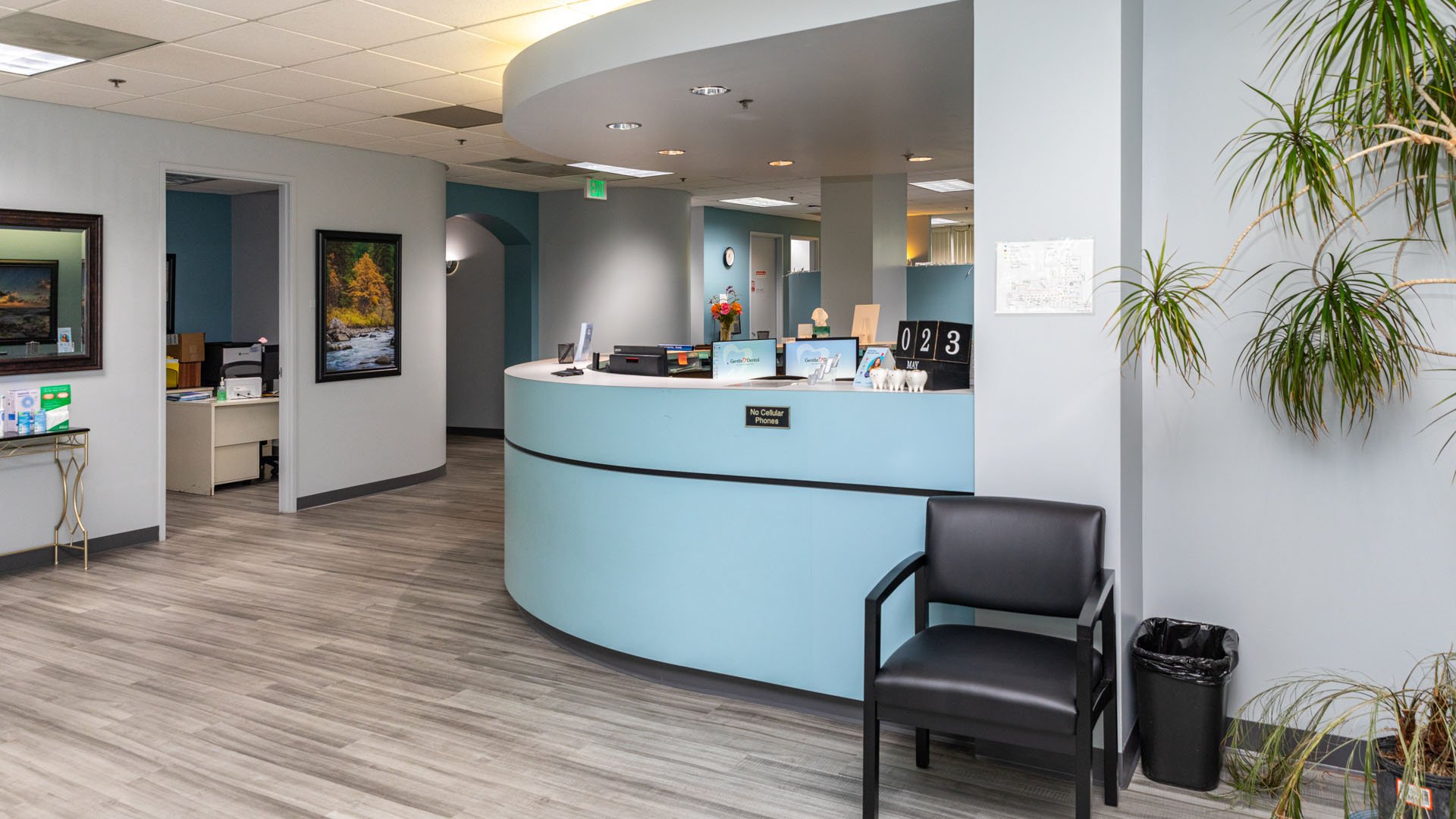 dental-clinic-reception-area_gentle-dental-santa-rosa-optimized