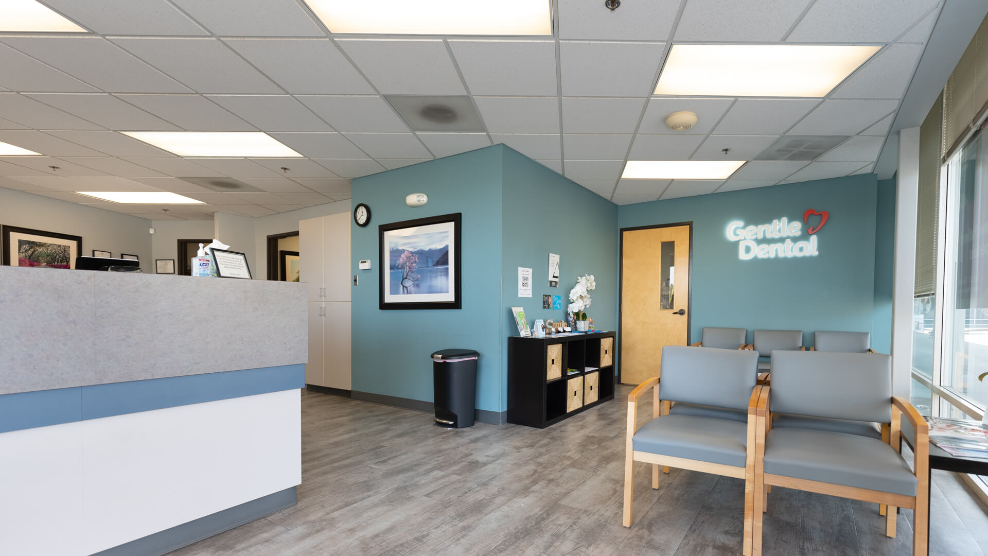 Gentle Dental – 19723 Hwy 99 ste a – reception - 028 (1)