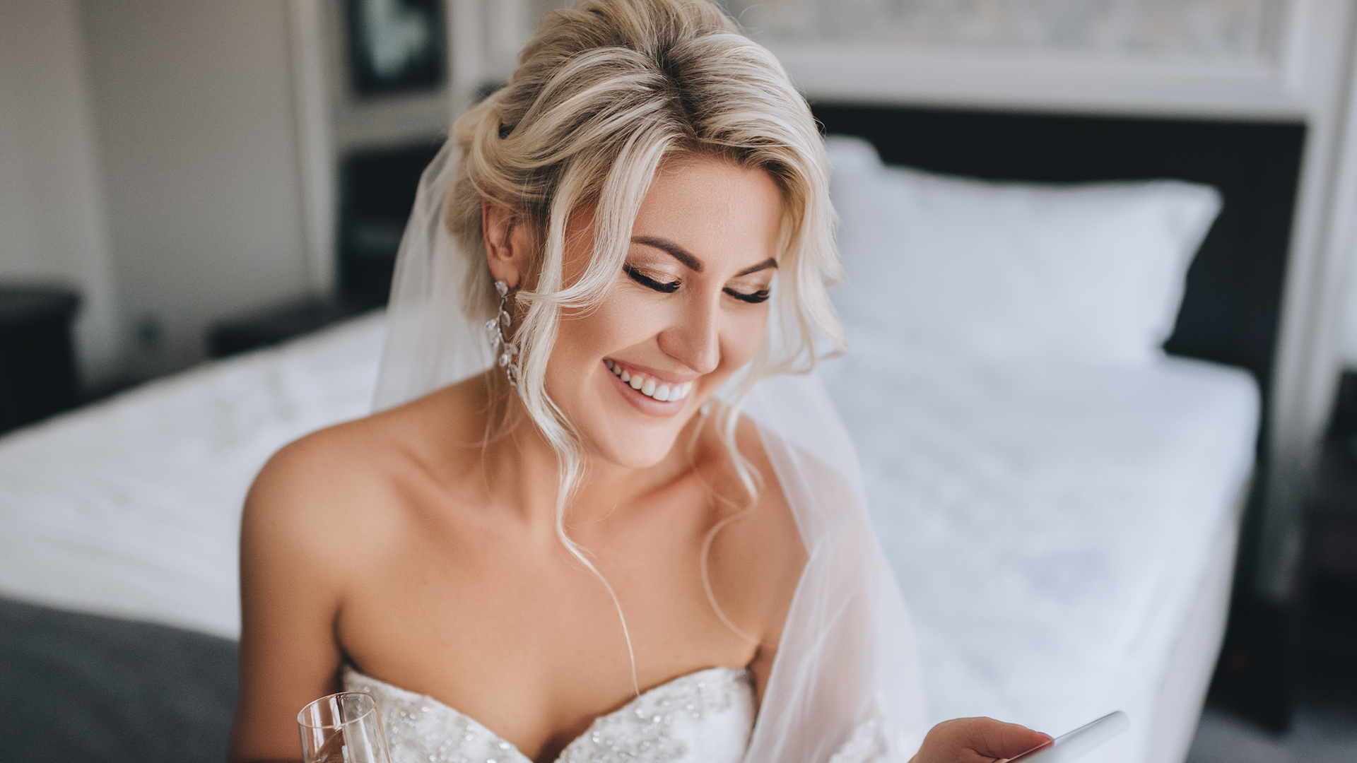 How Long Does Teeth Whitening Last? A Wedding Planning Timeline