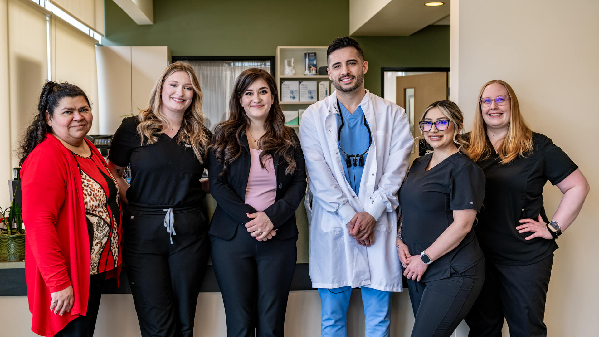 dental-care-team-photo_Gentle-Dental-Beaverton
