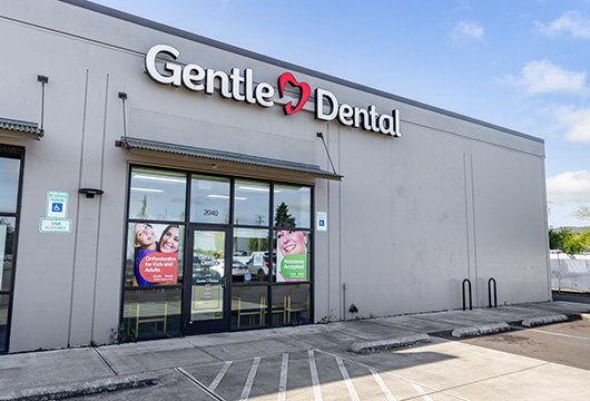 dental-office-entrance_Gentle-Dental-Lebanon(1)