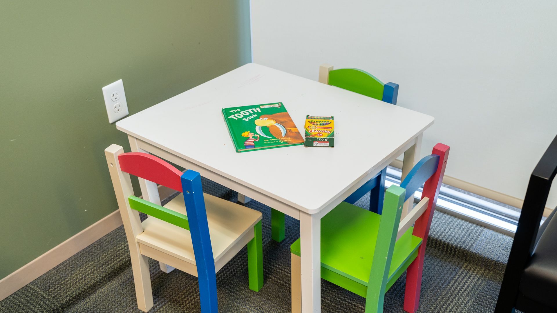 dental-care-office-childrens-waiting-area_Gentle-Dental-Salmon-Creek