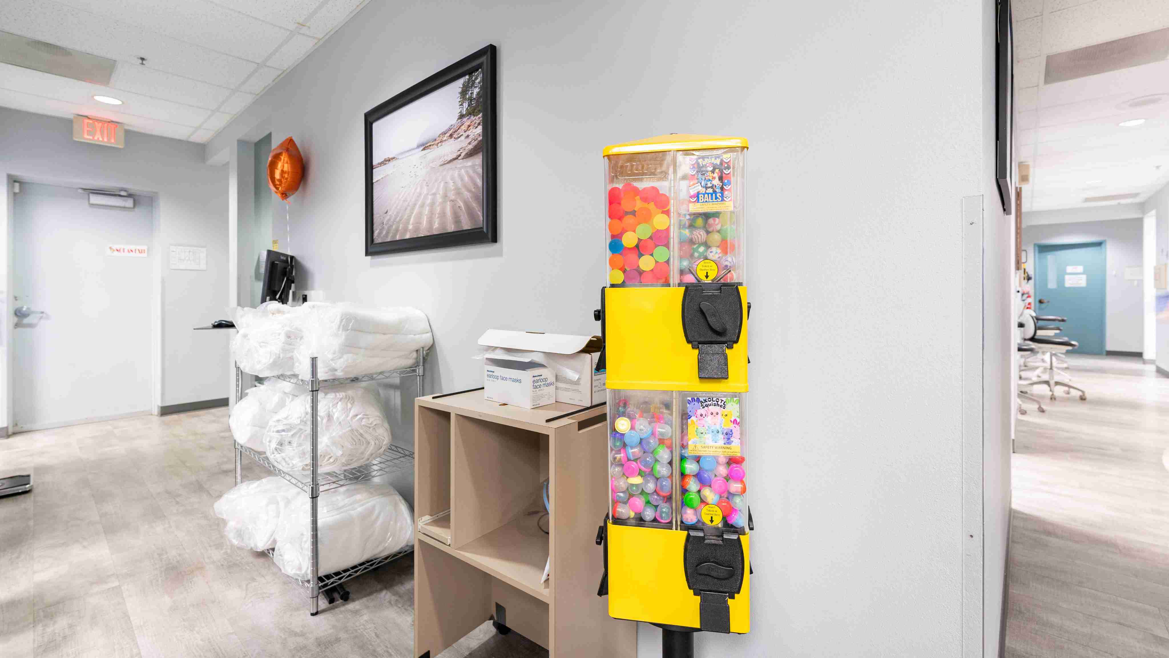 dental-care-office-waiting-area-toy-machine_Gentle-Dental-Hillsboro