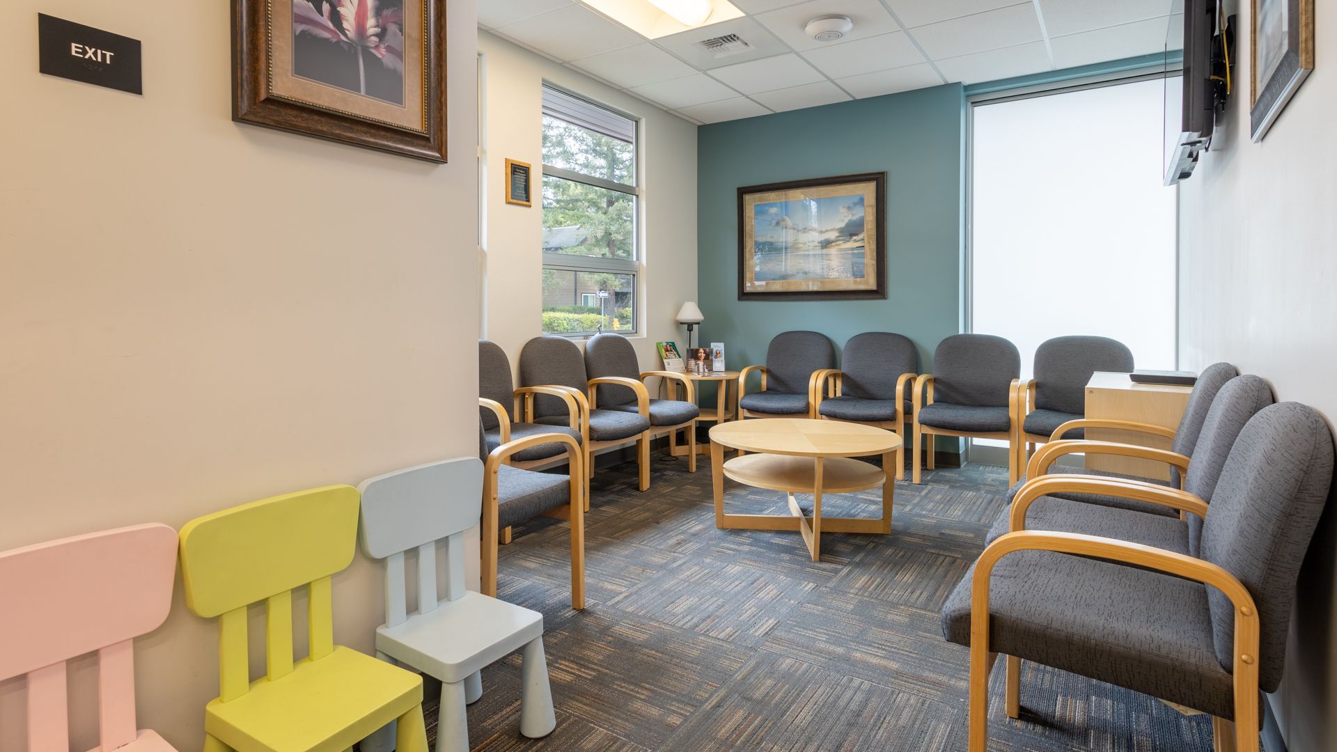 dental-care-office-waiting-area_ Gentle-Dental-Palo-Alto(1)