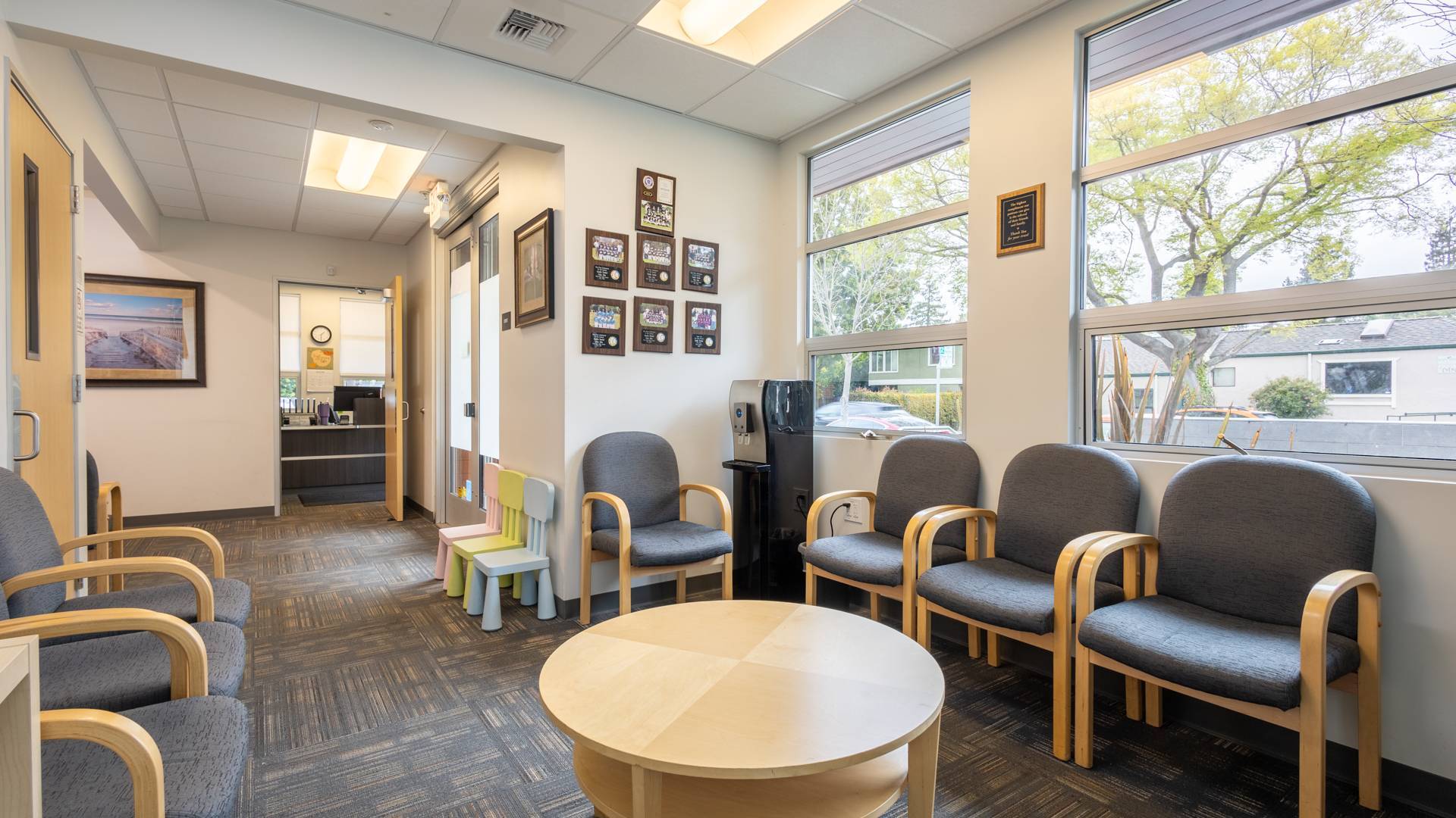 dental-care-office-waiting-area_ Gentle-Dental-Palo-Alto