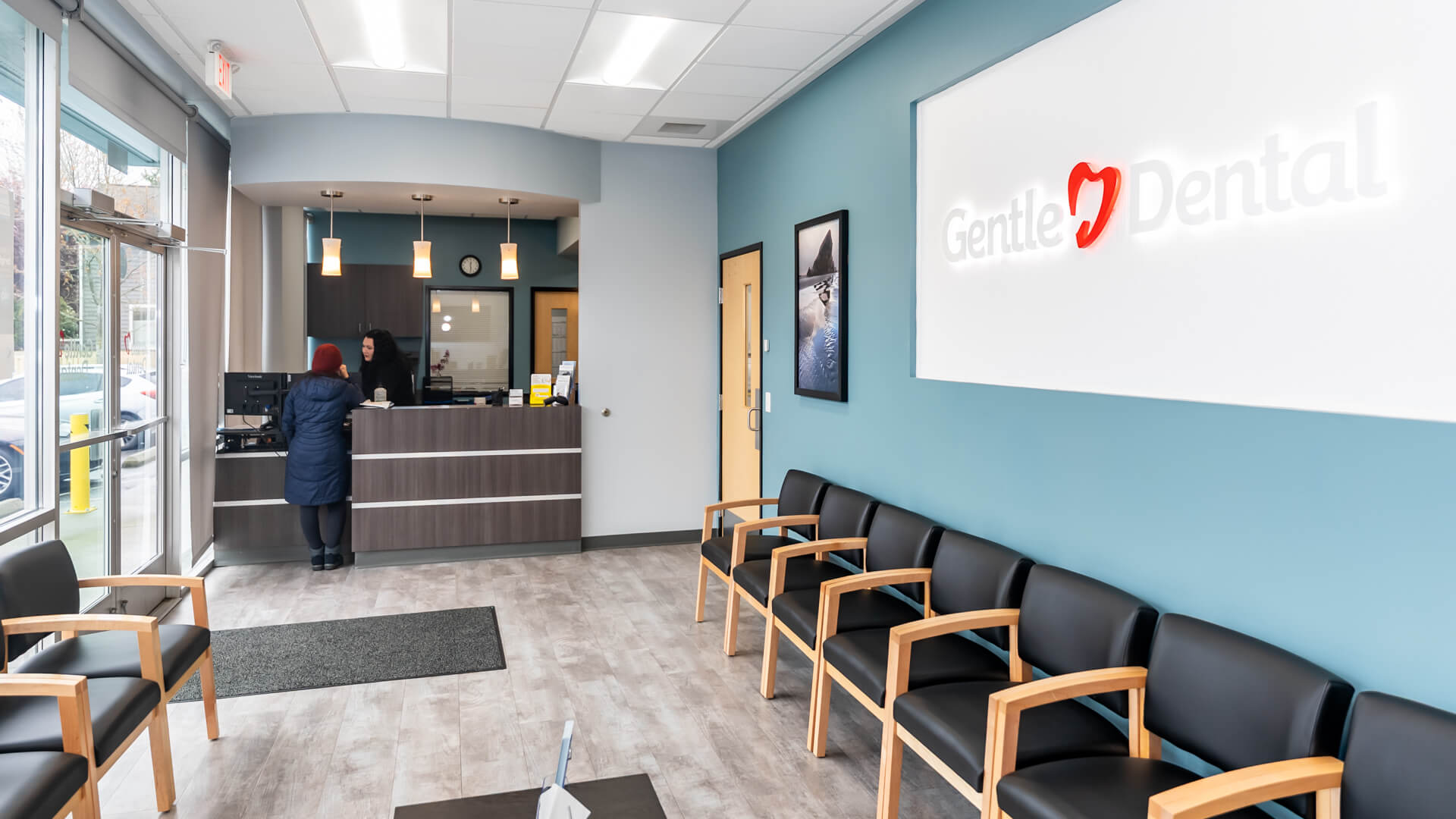 dental-care-office-waiting-area_Gentle-Dental-Ballard