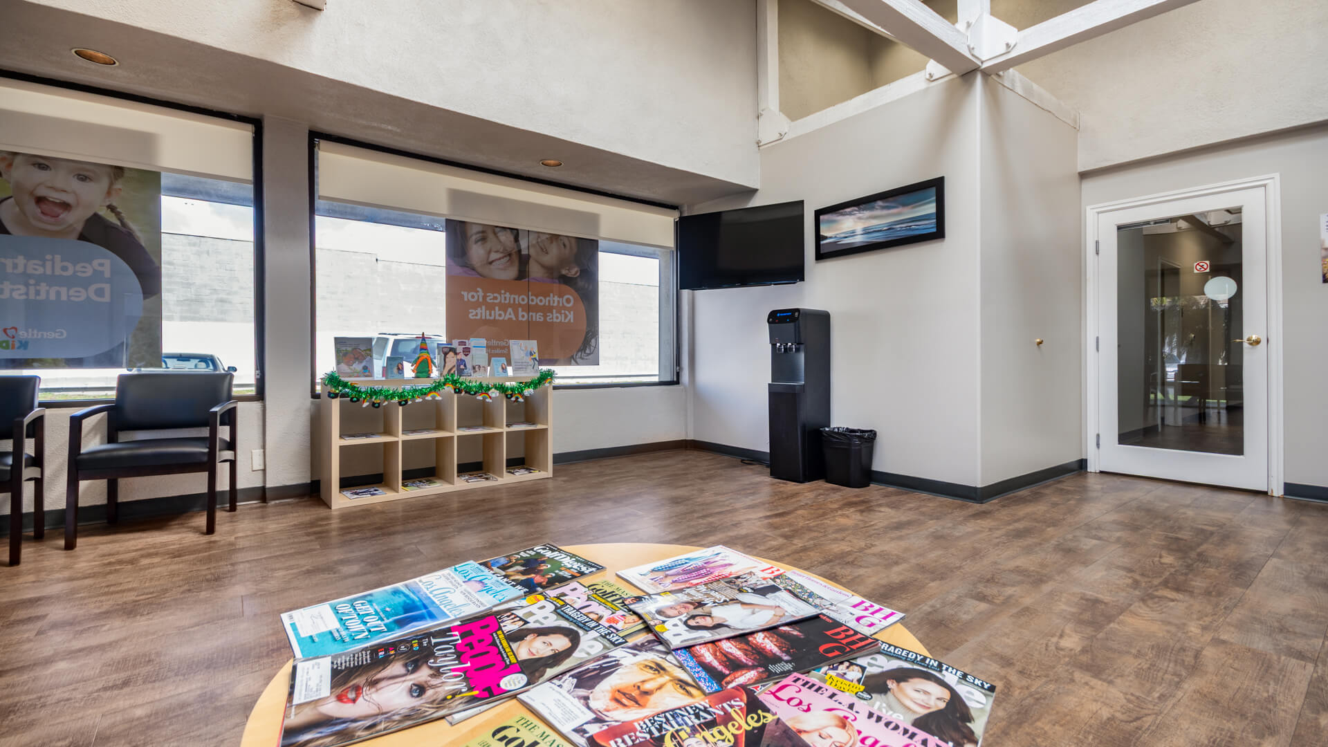 dental-care-office-waiting-area_Gentle-Dental-Costa-Mesa(1)