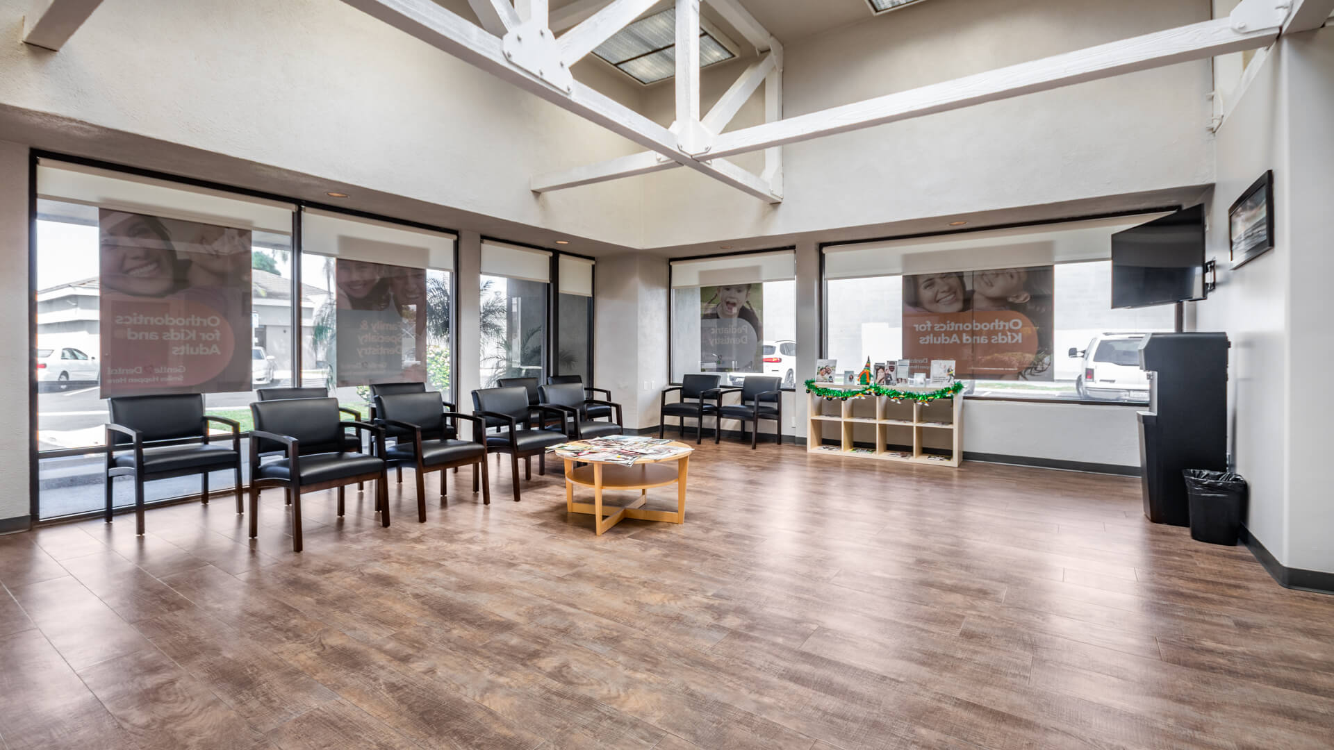 dental-care-office-waiting-area_Gentle-Dental-Costa-Mesa