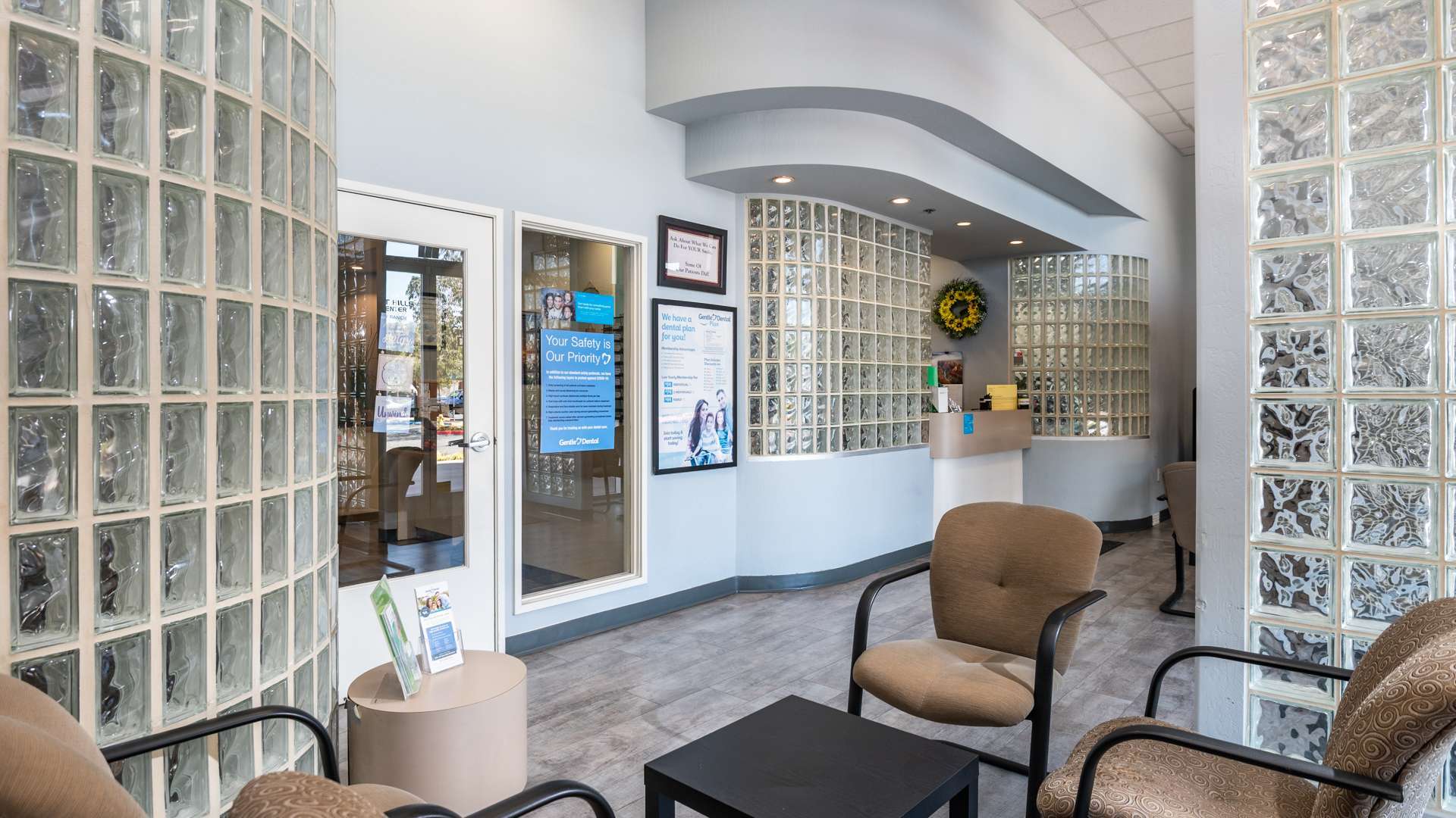 dental-care-office-waiting-area_Gentle-Dental-McCarthy-Ranch