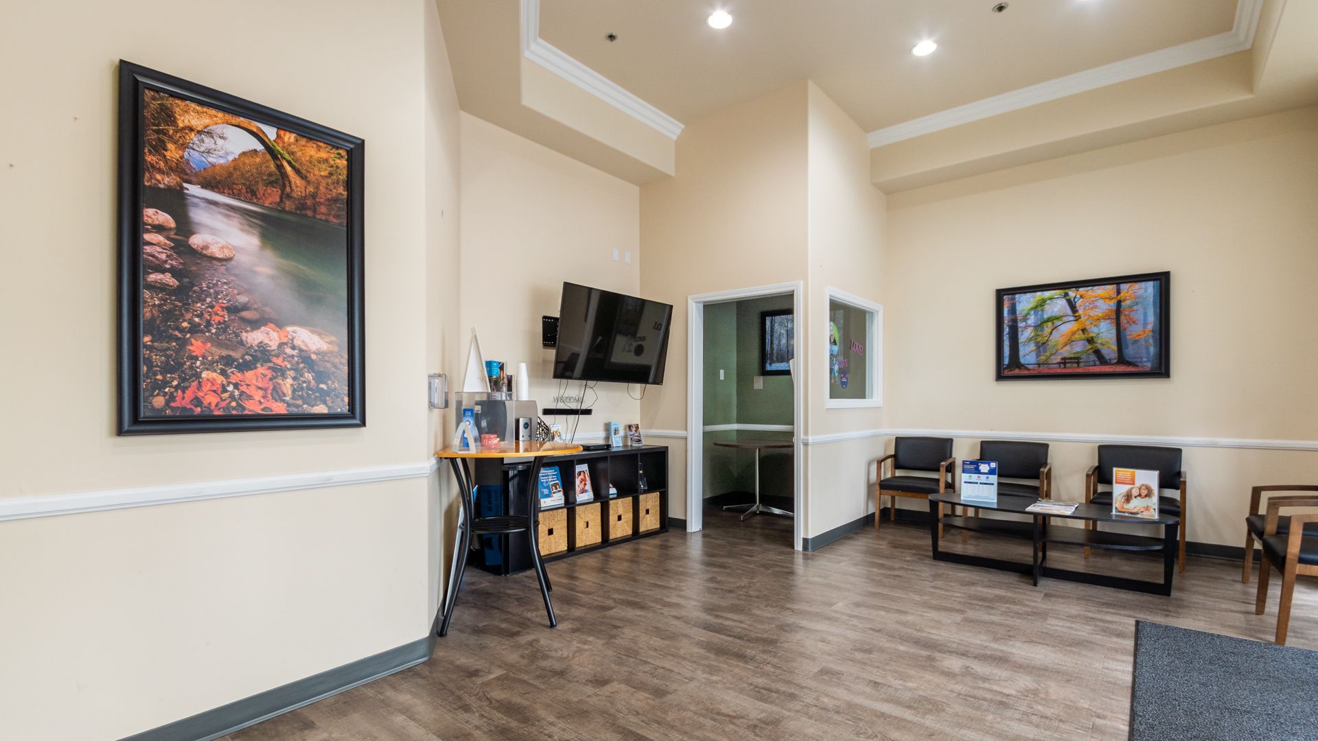 dental-care-office-waiting-area_Gentle-Dental-Orange