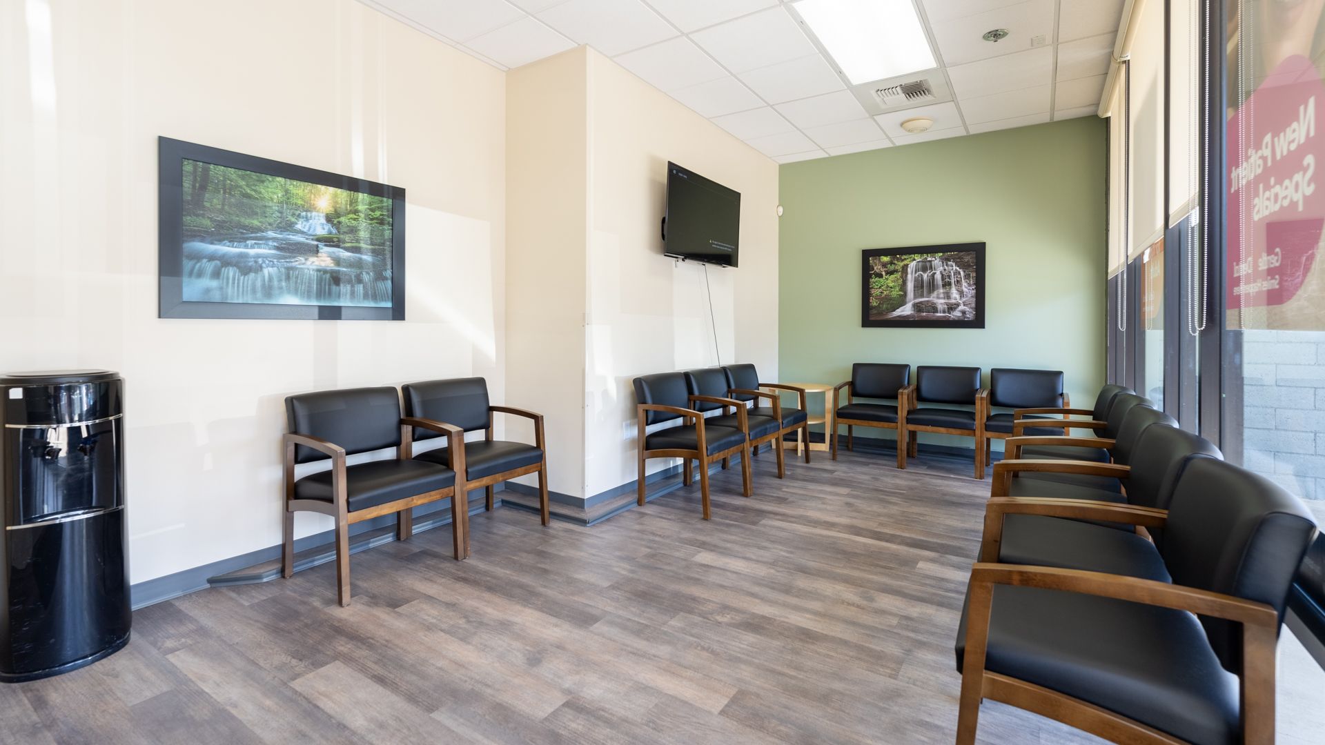 dental-care-office-waiting-area_Gentle-Dental-Sandy(1)