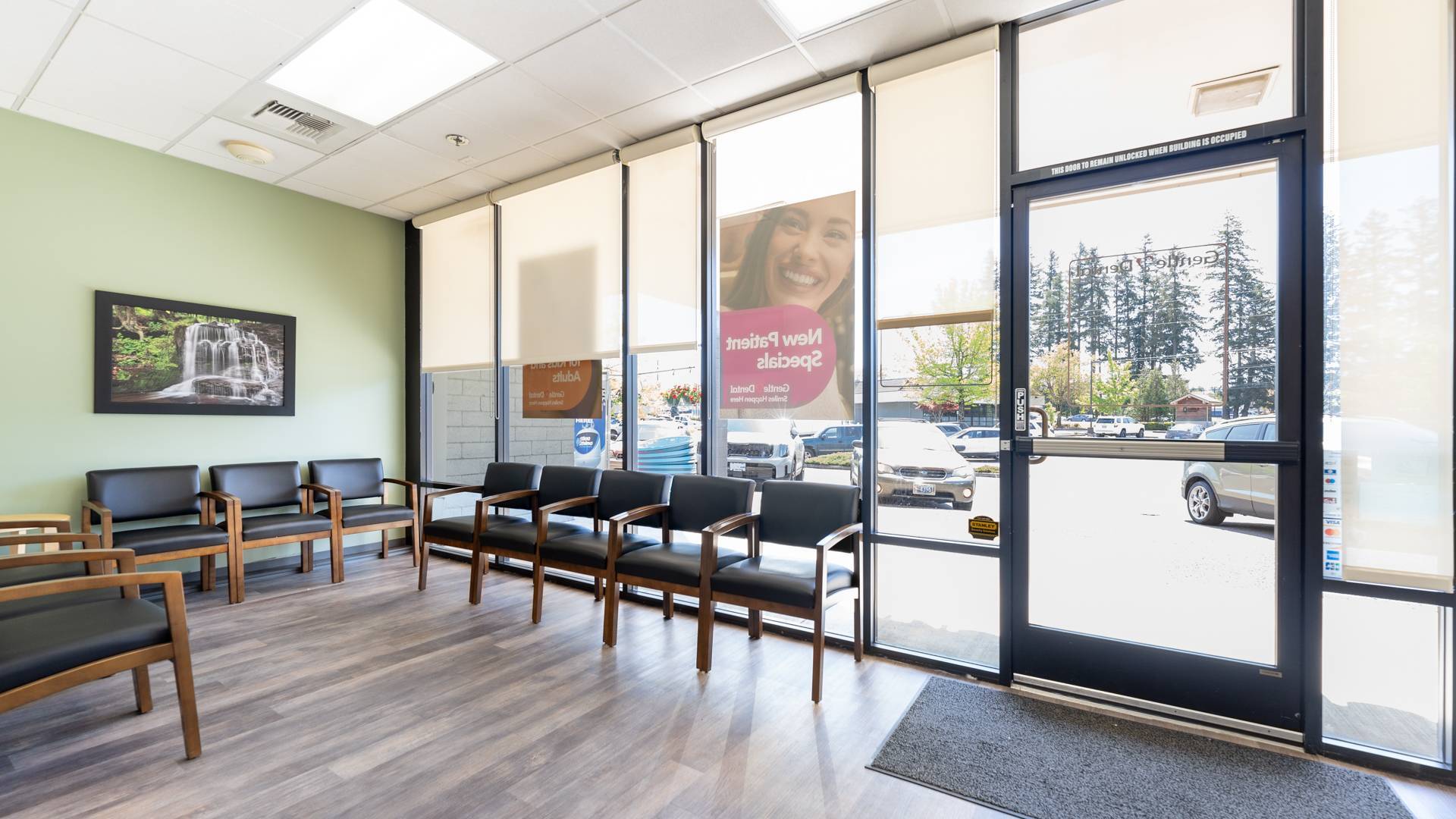 dental-care-office-waiting-area_Gentle-Dental-Sandy(2)