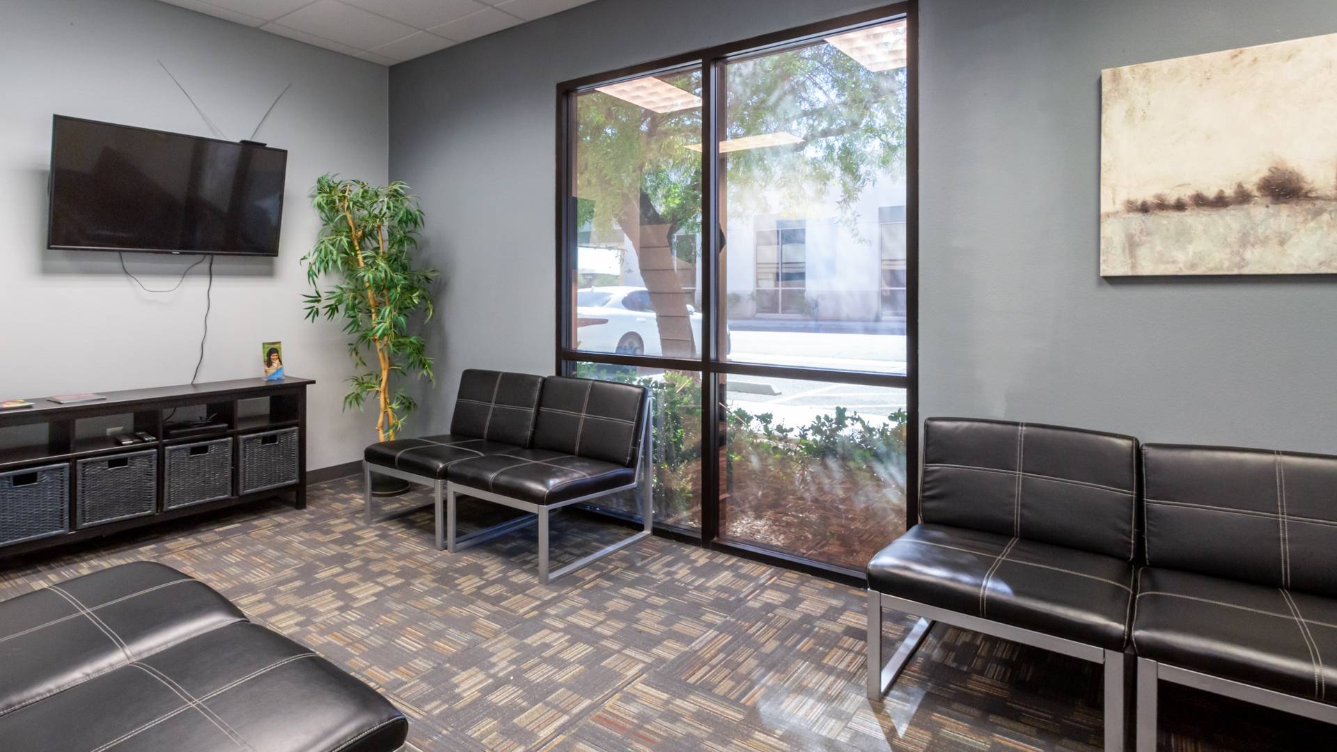dental-care-office-waiting-area_Gentle-Dental-Spanish-Trail