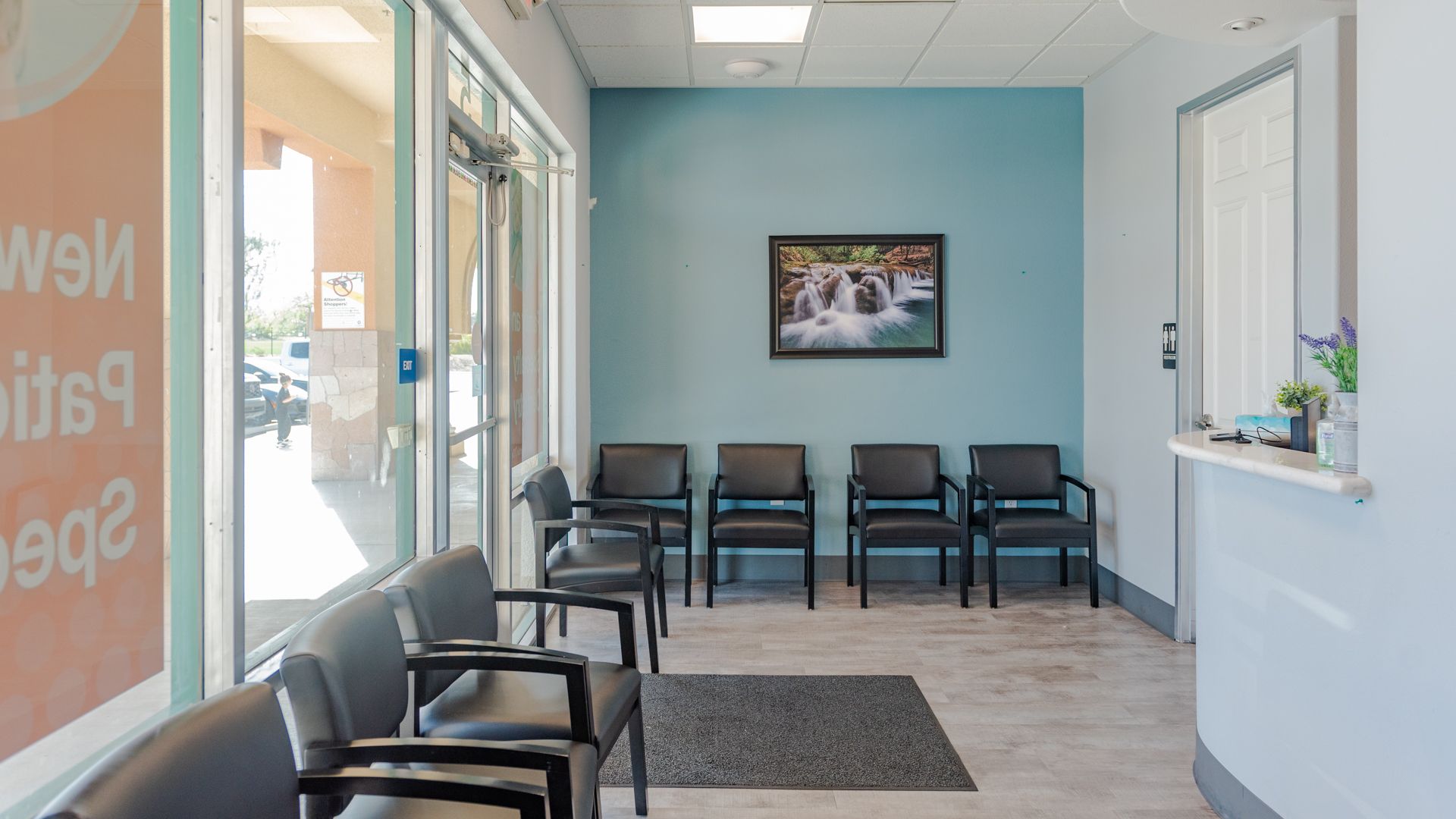 dental-care-office-waiting-area_Gentle-Dental-Tenaya