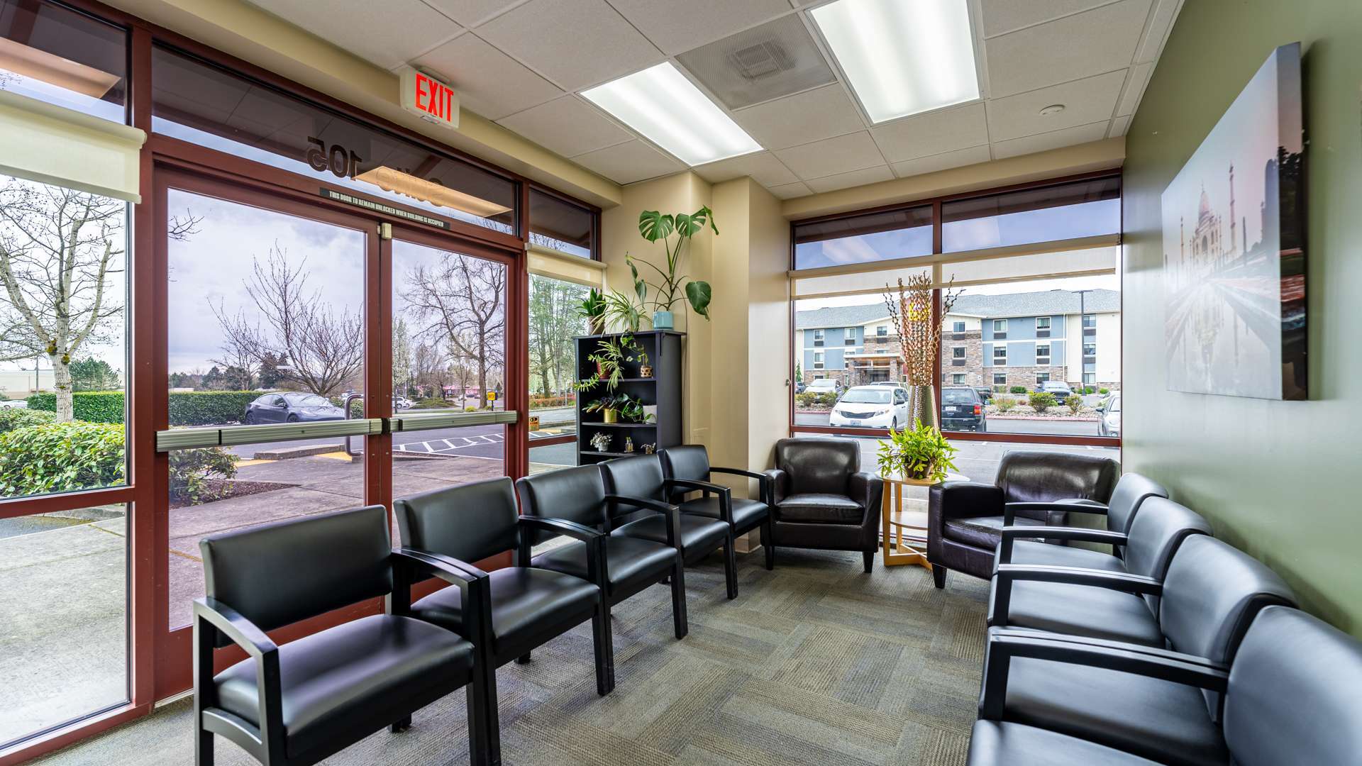 dental-care-office-waiting-area_Gentle-Dental-Vancouver-Mall