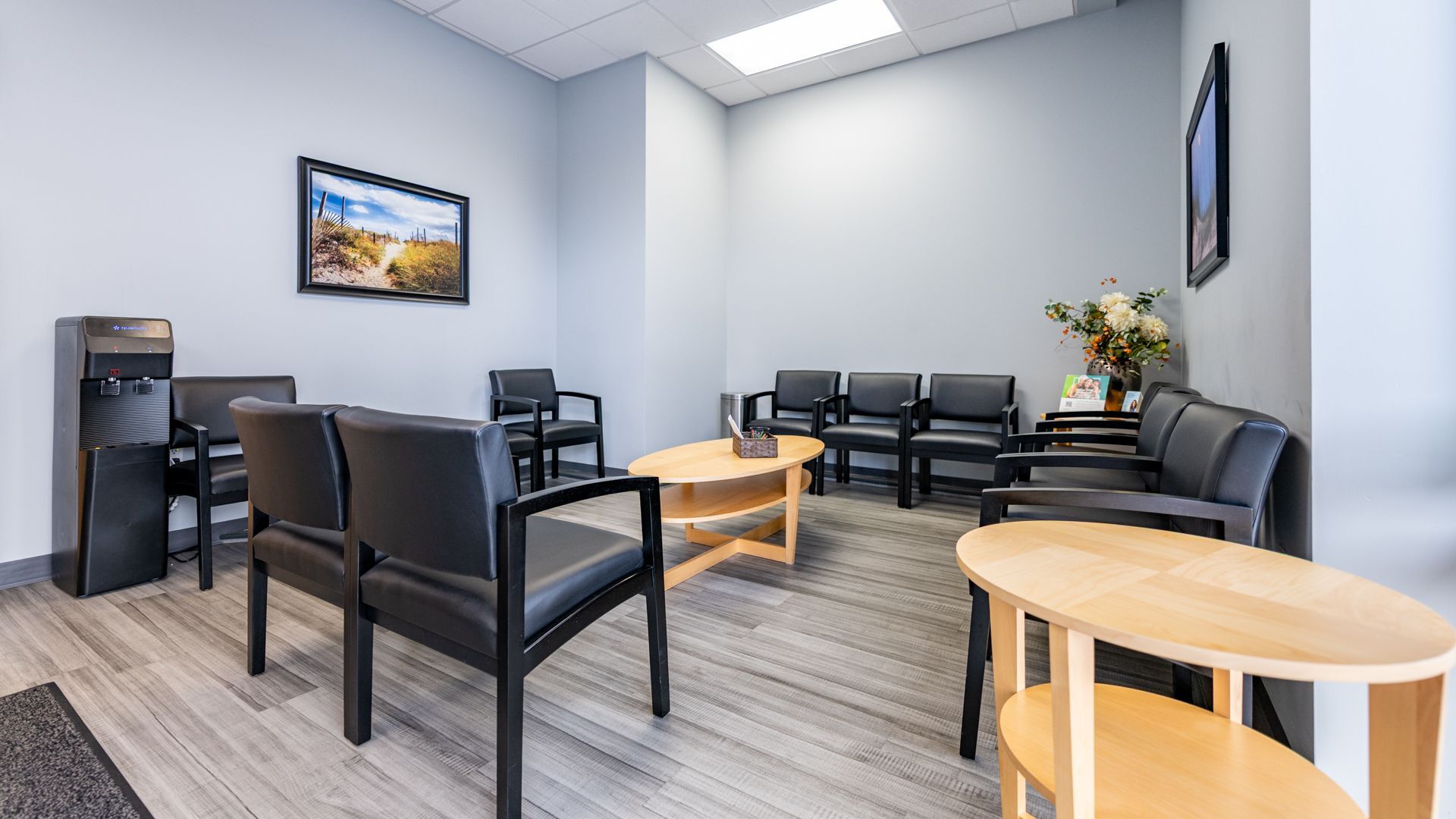 dental-care-office-waiting-area_Gentle-Dental-Wood-Village