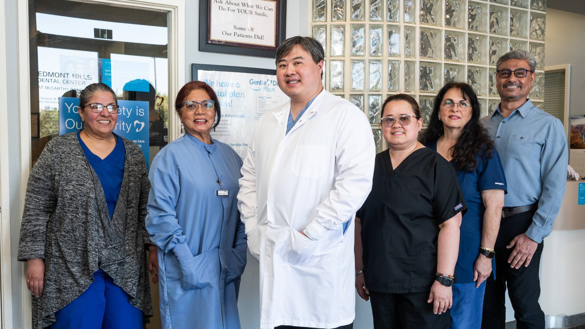 dental-care-team-photo_Gentle-Dental-McCarthy-Ranch
