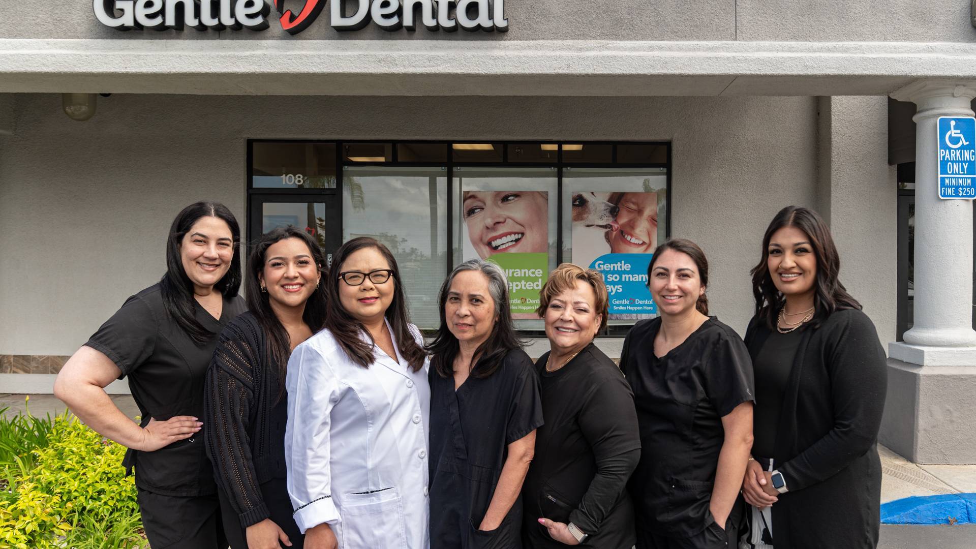 dental-care-team-photo_Gentle-Dental-Vista