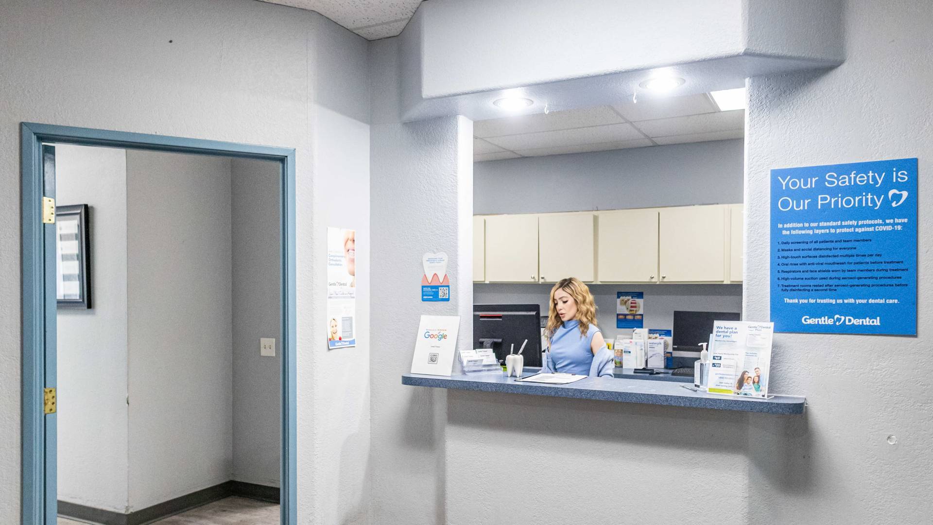 dental-clinic-reception-area_Gentle-Dental-Desert-Dental
