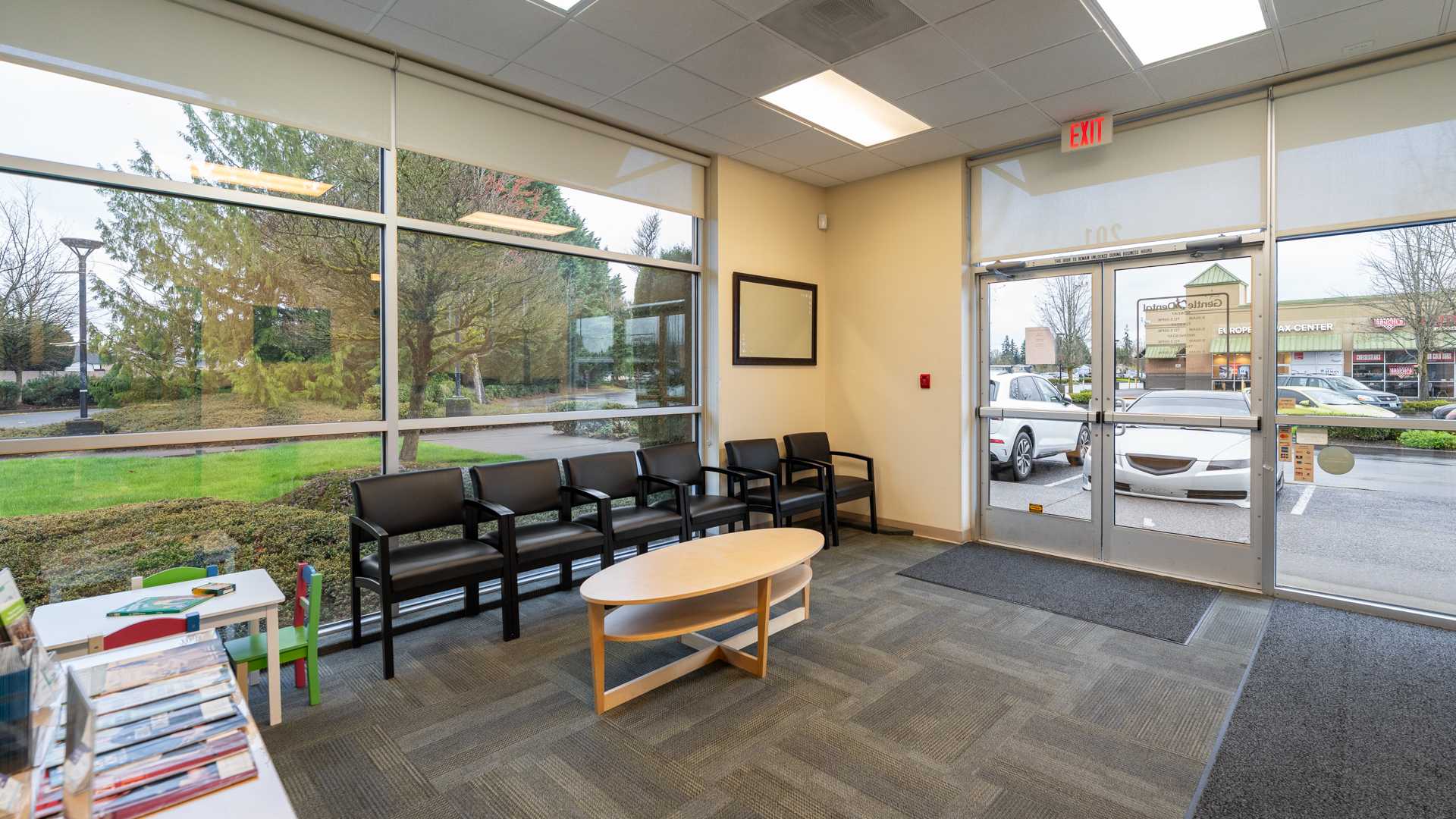 dental-clinic-reception-area_Gentle-Dental-Salmon-Creek