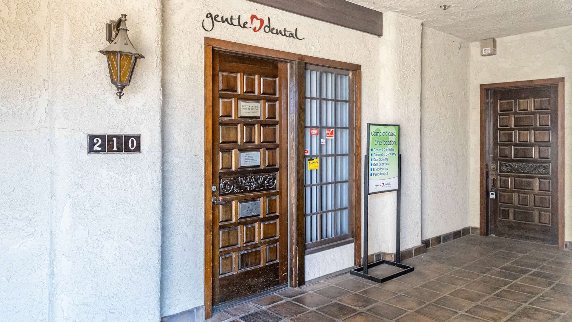 dental-office-entrance_Gentle-Dental-Desert-Dental