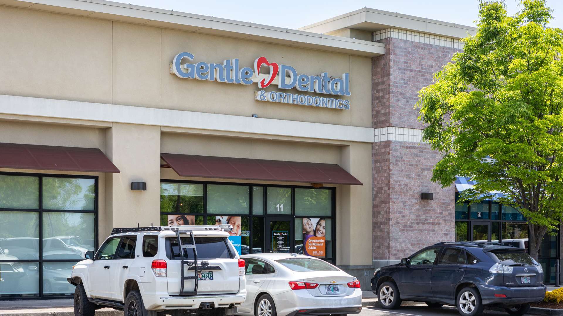 dental-office-entrance_Gentle-Dental-NorthGate
