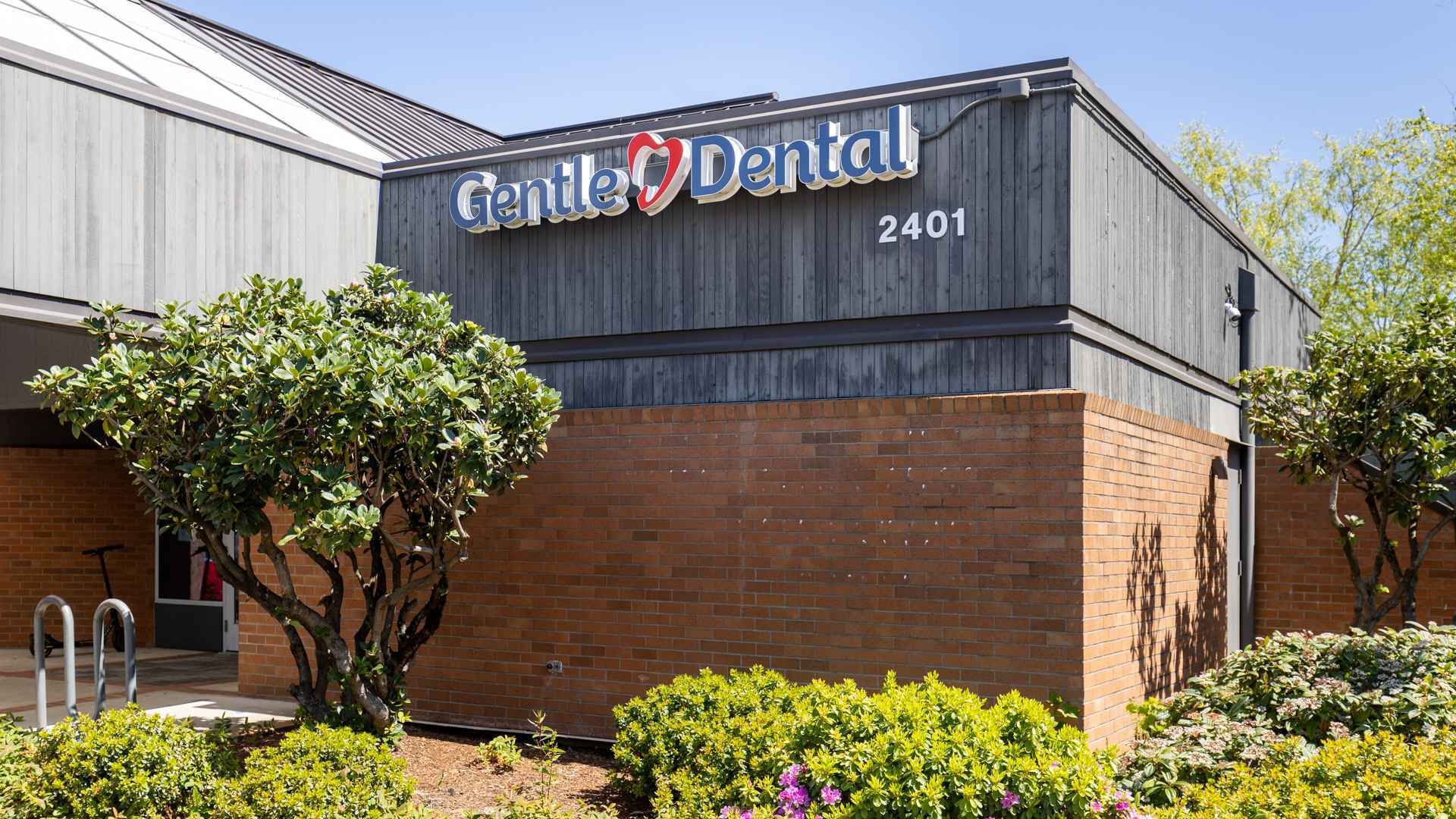 dental-office-front-signage_Gentle-Dental-North-Eugene(1)