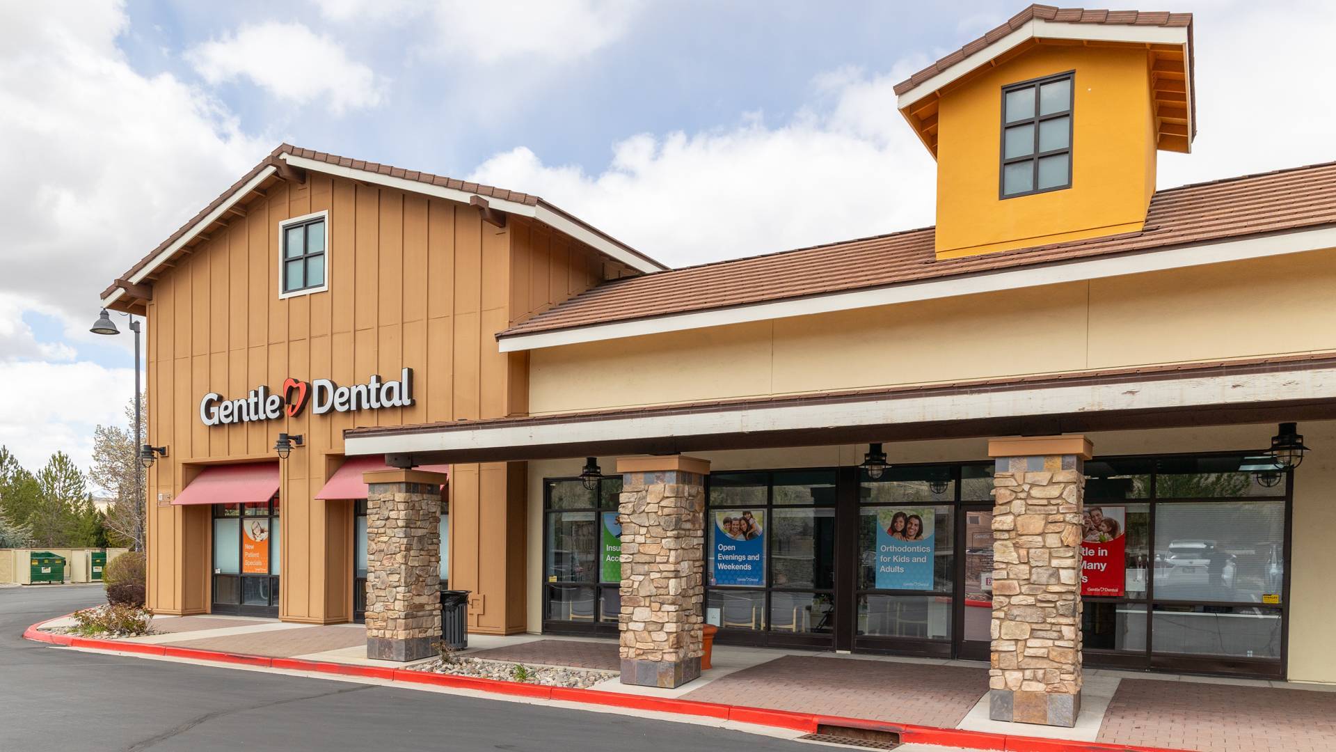 dental-office-front-signage_Gentle-Dental-Sparks(1)