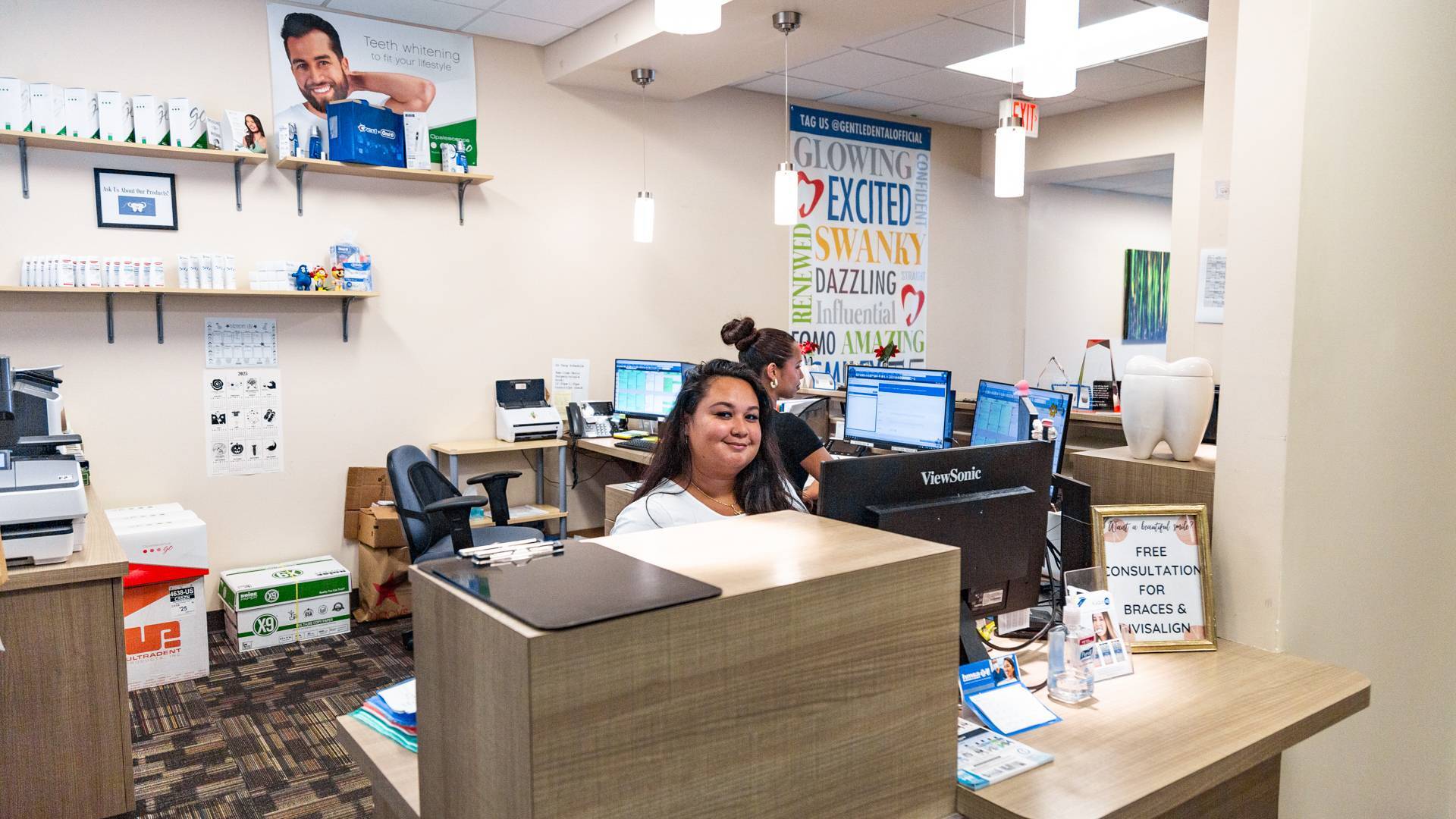 general-dentist-receptionist-action-shot_Gentle-Dental-Mililani