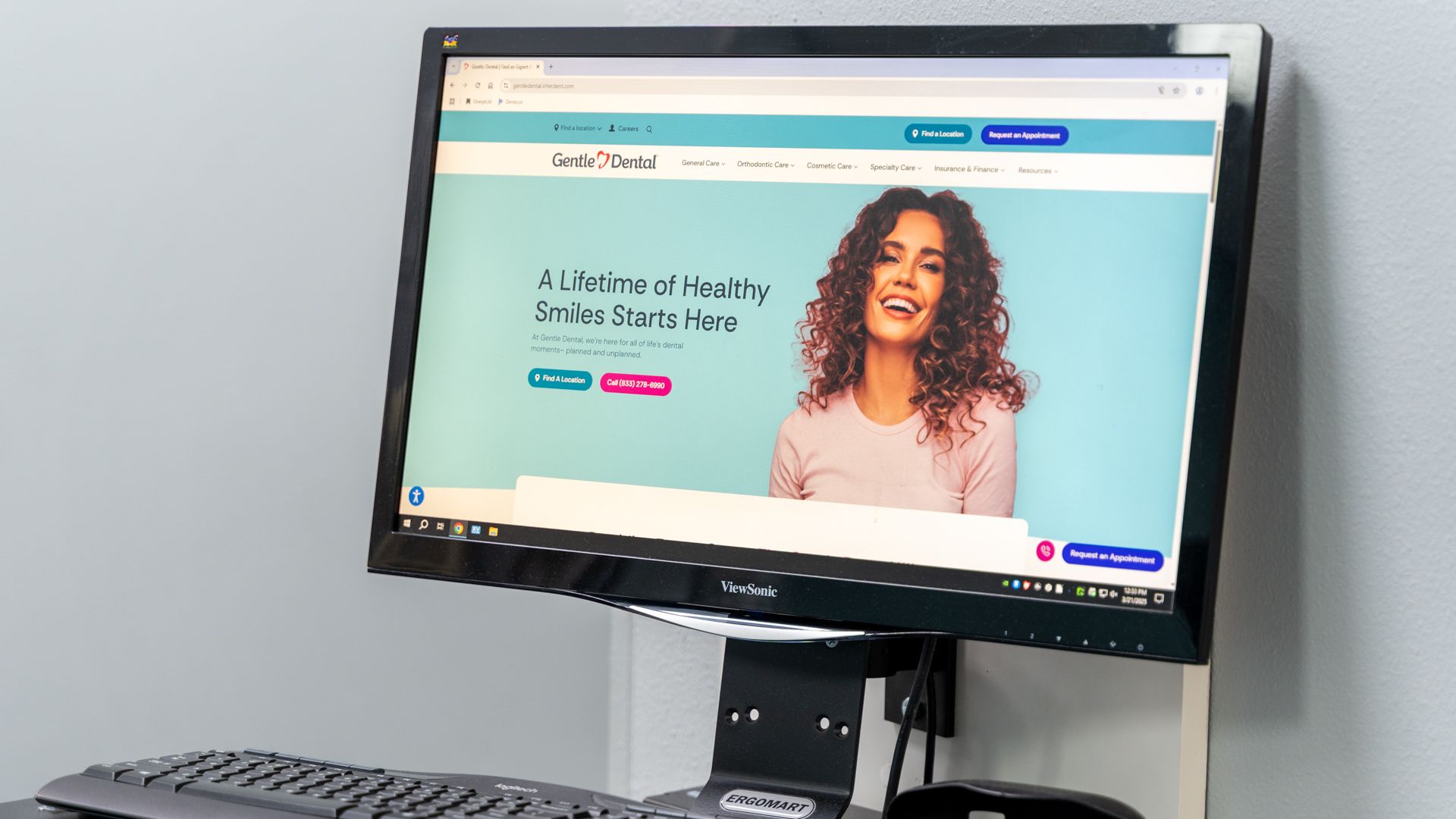 local-dentist-modern-dental-treatment-room-computer_Gentle-Dental-Sherwood