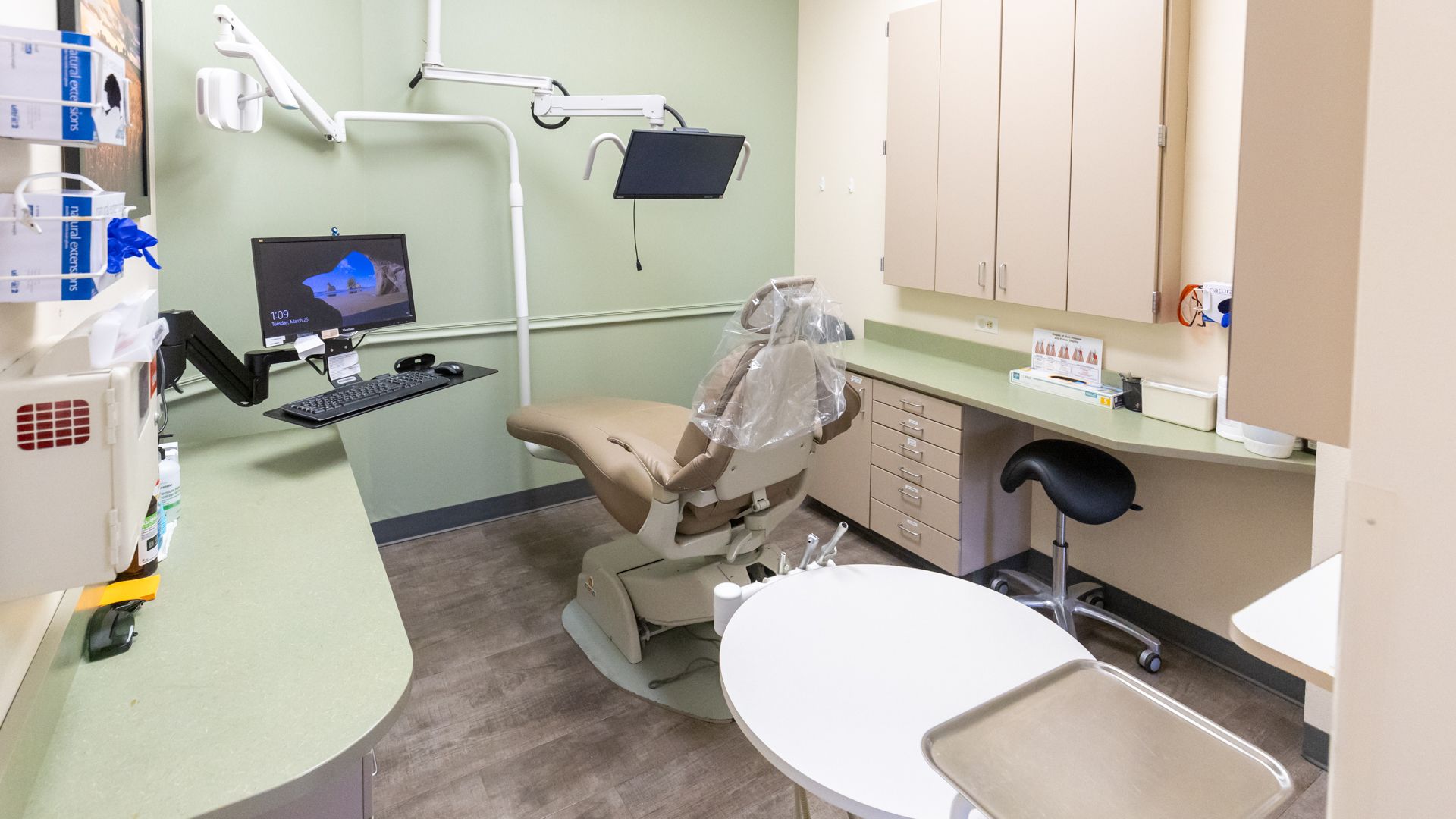 local-dentist-modern-dental-treatment-room_Gentle-Dental-Cornell-Center
