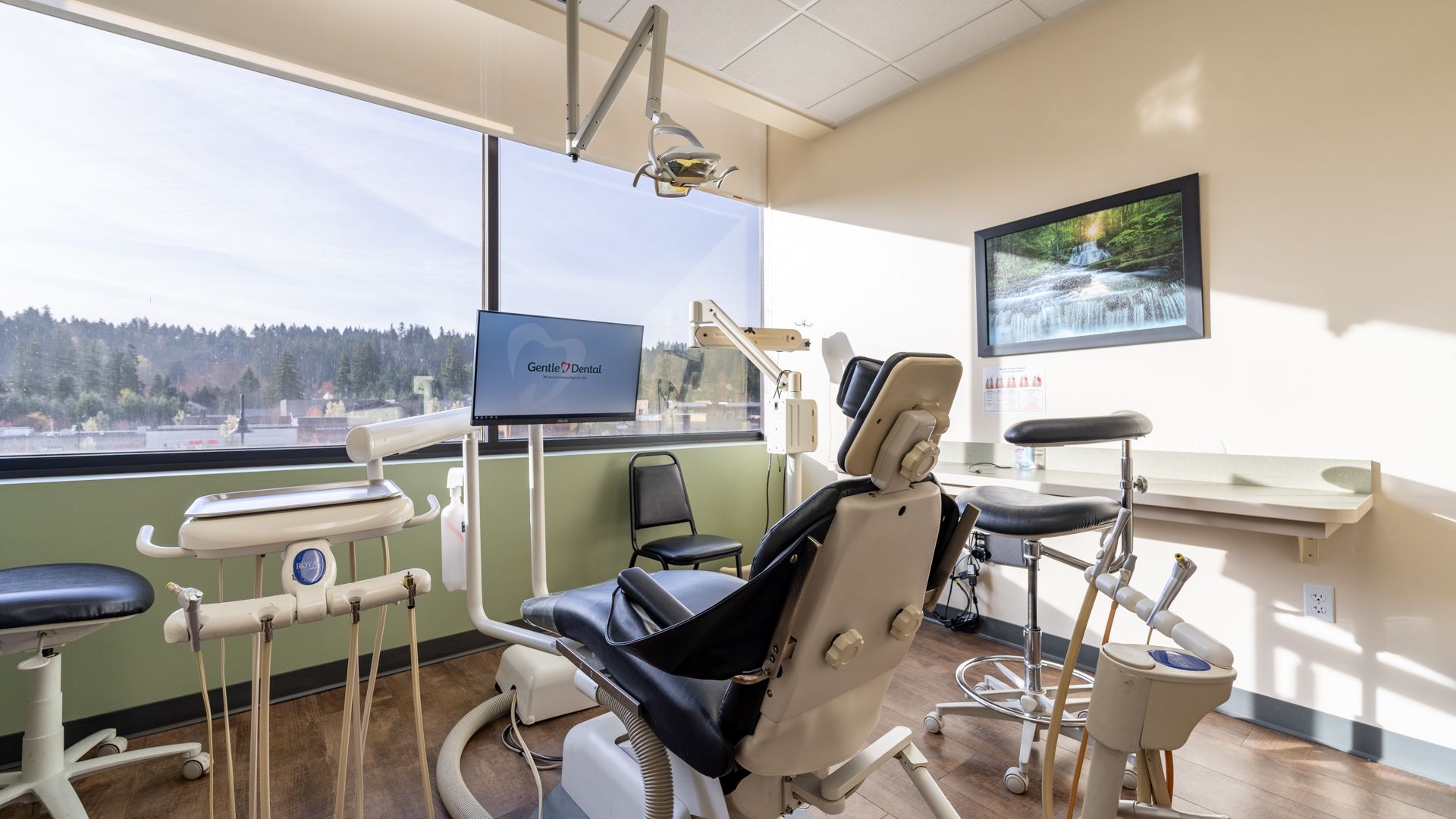 local-dentist-modern-dental-treatment-room_Gentle-Dental-Progress-Ridge